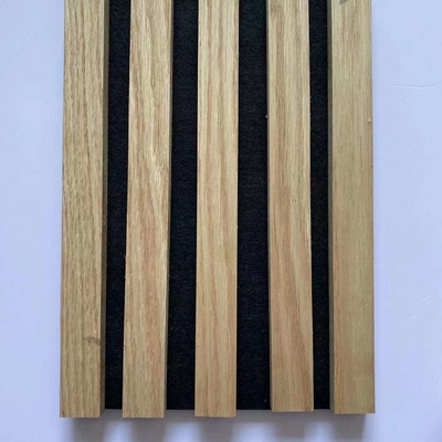 Il Mdf della striscia di legno acustico riveste 21mm di pannelli fonoassorbenti per la parete