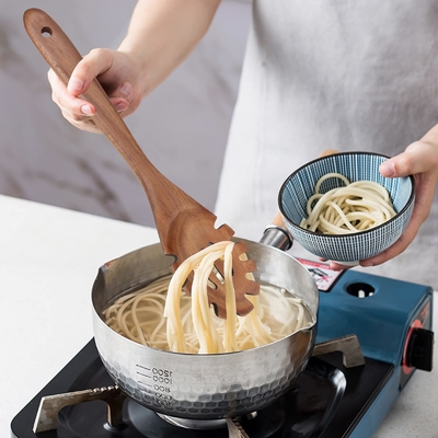 Cucchiaio di bambù servente del cucchiaio della cucina della famiglia del cucchiaio di legno della pasta