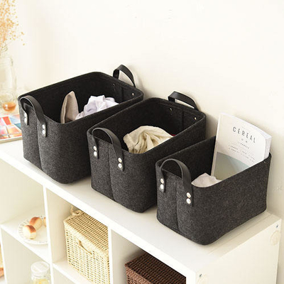 Contenitori di feltro rettangolari moderni in grigio e nero organizzati con stile