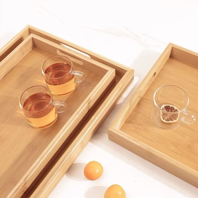 Tavolo di bambù rettangolare ecologico con design moderno sostenibile e palette di colori naturali